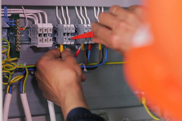 Electricidad baja y media tensión